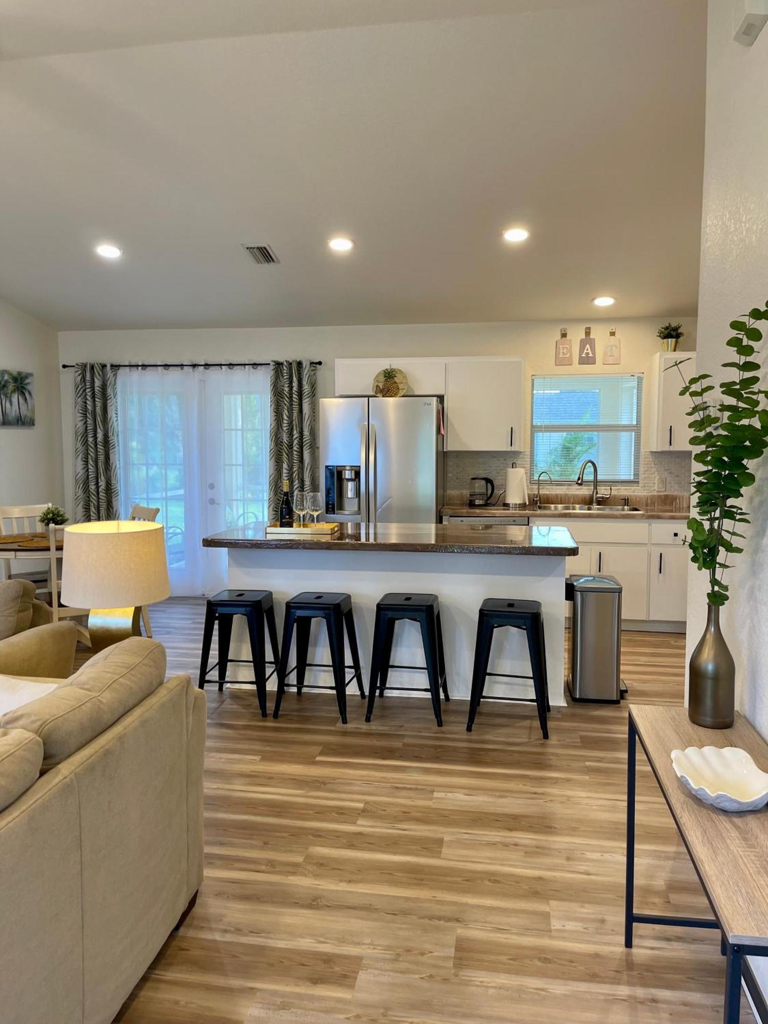 Cozy 3 Bedroom Vacation Holiday home *
